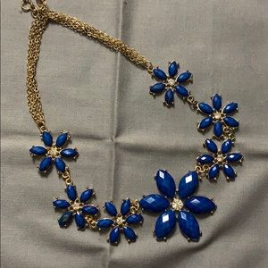 blue flower necklace